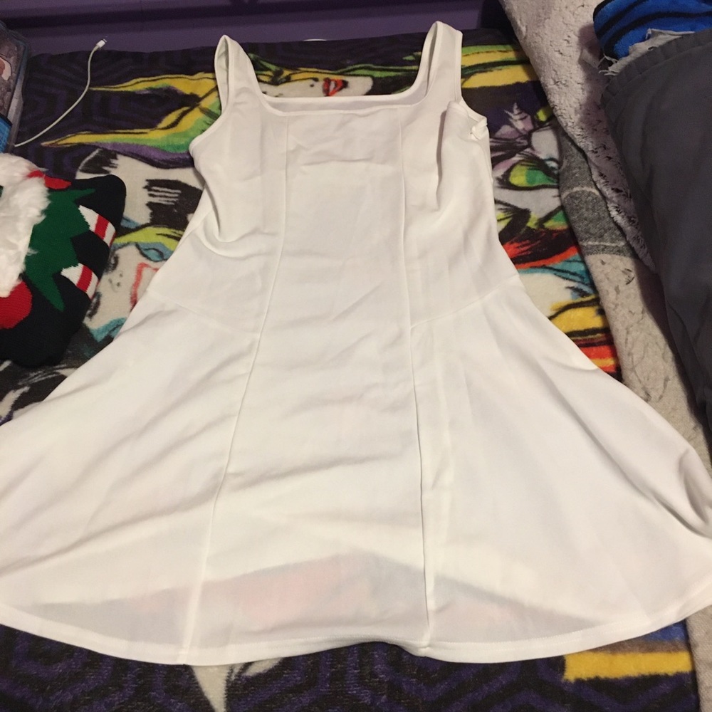 White dress with zipper on side never worn